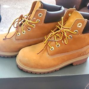 Kids boots
